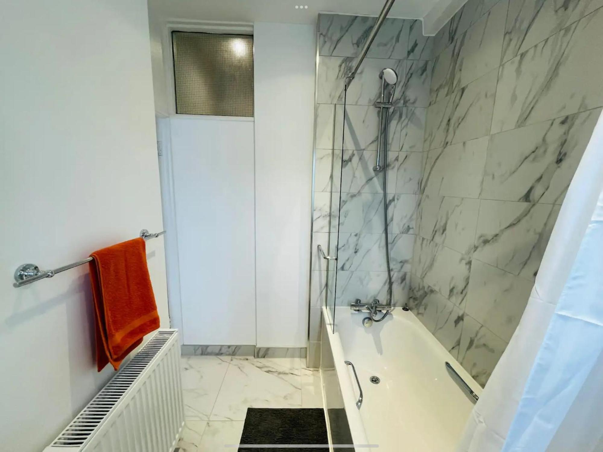 Flat In The Heart Of Leigh On Sea Less Than 2 Miles From The Beach Southend-on-Sea Exterior photo